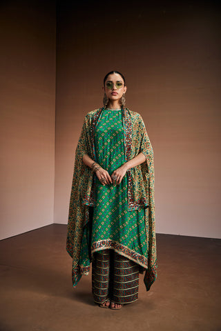 Green Printed Kurta With Cape Dupatta Paired With Pants.