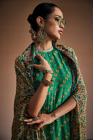 Green Printed Kurta With Cape Dupatta Paired With Pants.